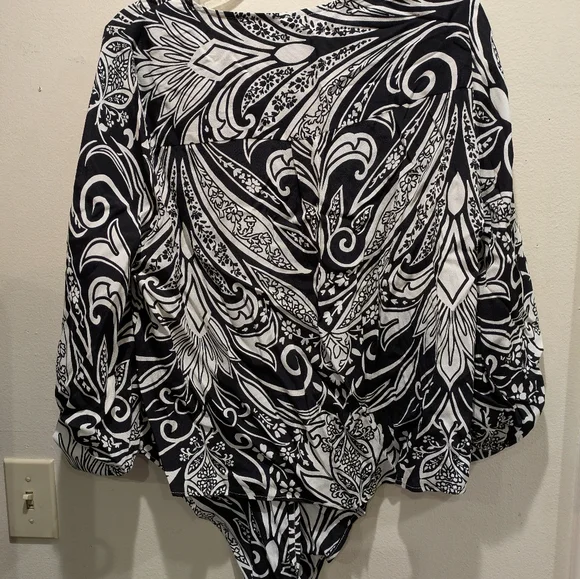 karen Kane Black and White Patterned Blouse Size Xlp - Picture 5 of 6